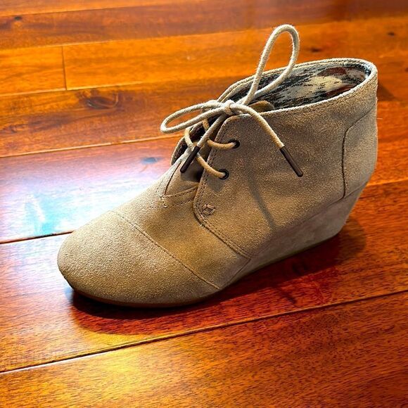 Tom’s Wedge Lace-up Boot - Picture 4 of 7